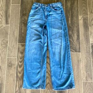 Mid-Rise Baggy Medium Wash Jeans